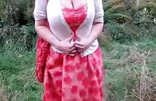 XXX Khó chịu thiếu niên cô bé porn me con cưỡi một con ngựa lớn ngoài trời
