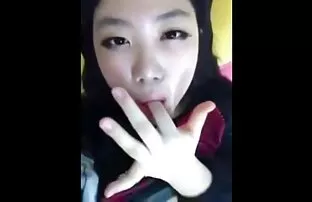 XXX Brunette đĩ xvideo sex bo chong nang dau khoan mình với một dildo