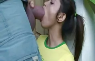 XXX Đồ lót vợ khách xxx video vo chong sạn có ba người