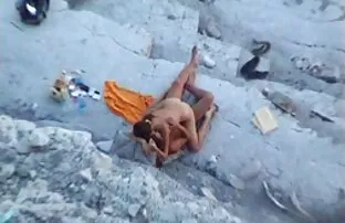 XXX Dễ thương brunette hút tinh ranh, xxx video vung trom được cô ấy đít kéo dài qua một vòi nước lớn